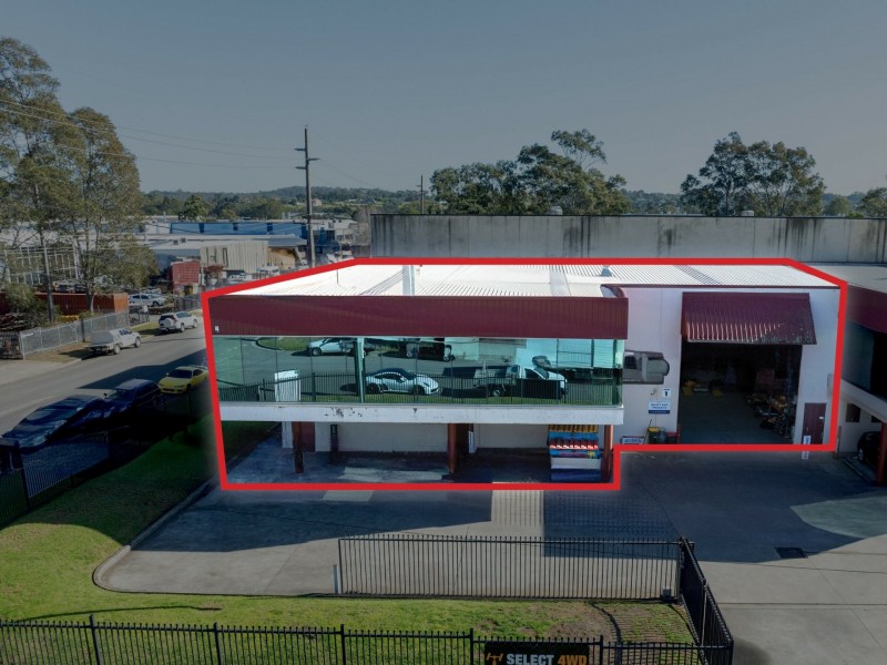 1/8 Cornwall Road, Ingleburn NSW 2565