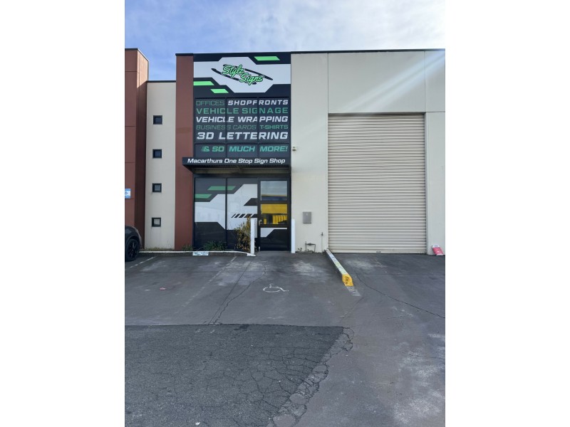 Unit 2/11 Blaxland Serviceway, Campbelltown NSW 2560