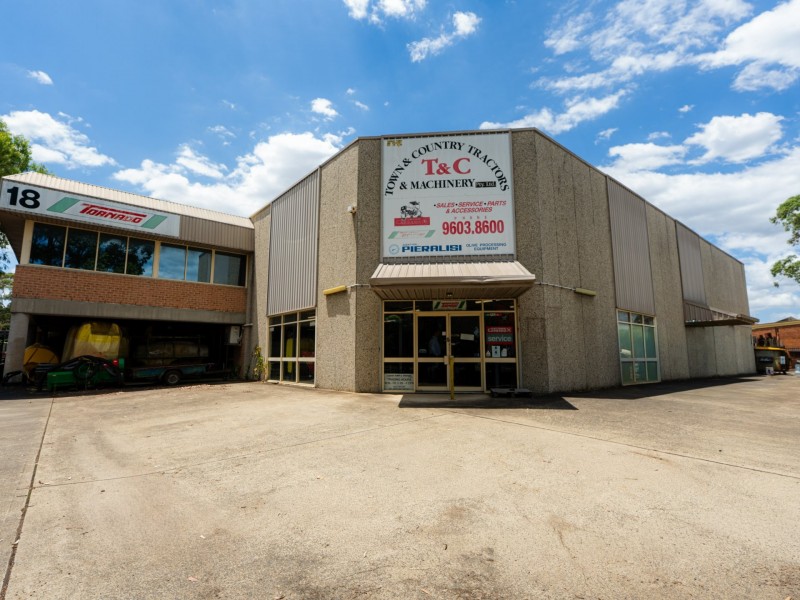 18 Airds Road, Minto NSW 2566