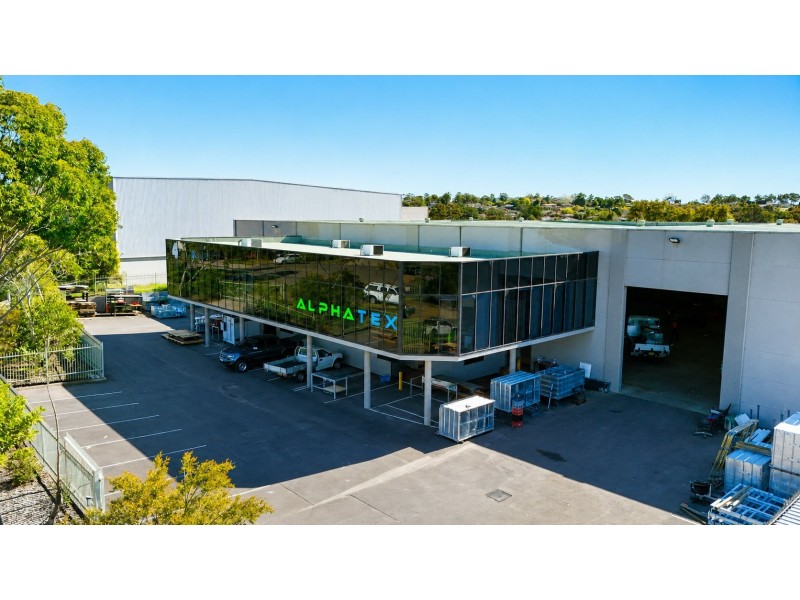 4 Merryvale Road, Minto NSW 2566