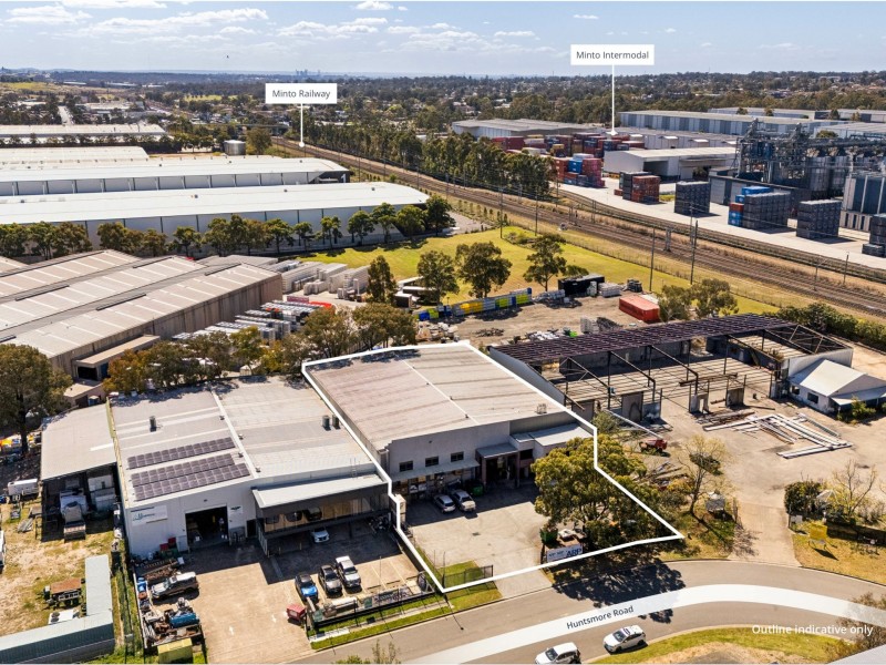 9 Huntsmore Road, Minto NSW 2566