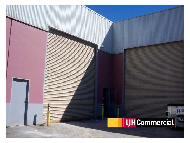 Unit 2/33-35 Stanley Road, Ingleburn NSW 2565