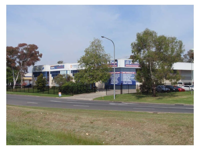 Unit 2/2 Grange Road, Leumeah NSW 2560