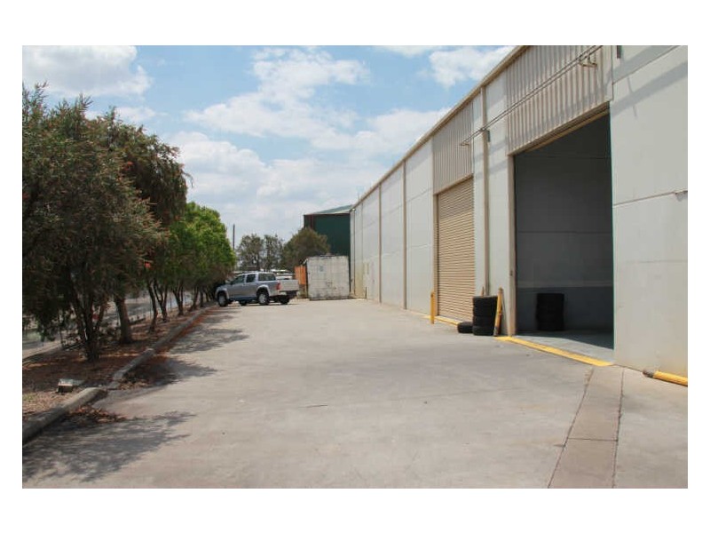 13 Watsford Road, Campbelltown NSW 2560