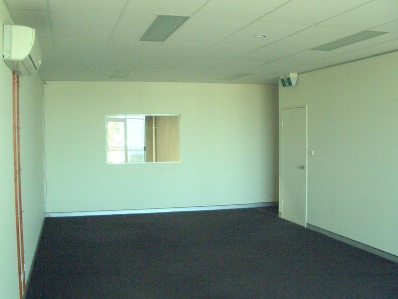 Unit 3/4 Orielton Road, Smeaton Grange NSW 2567