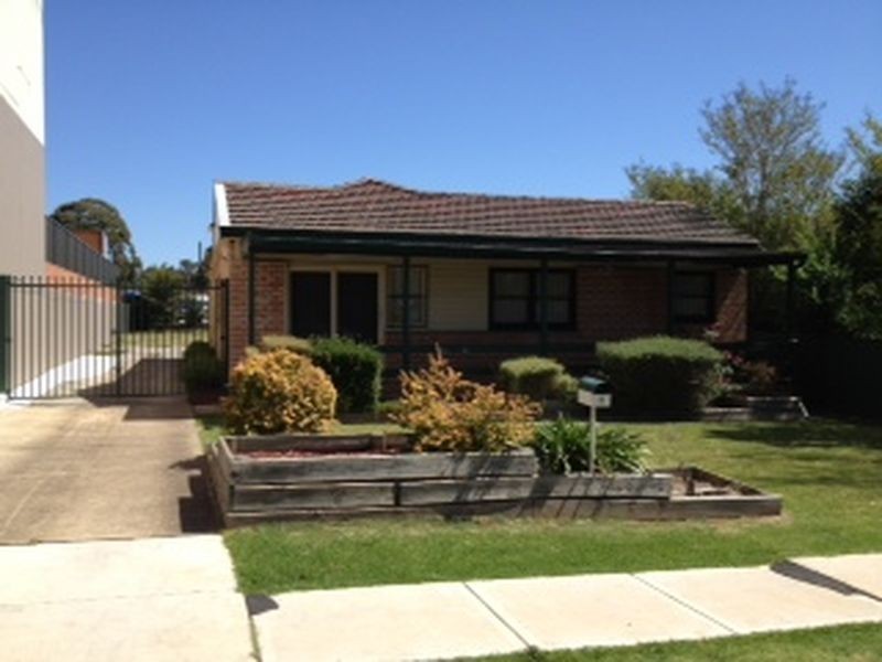 1 Warby Street, Campbelltown NSW 2560