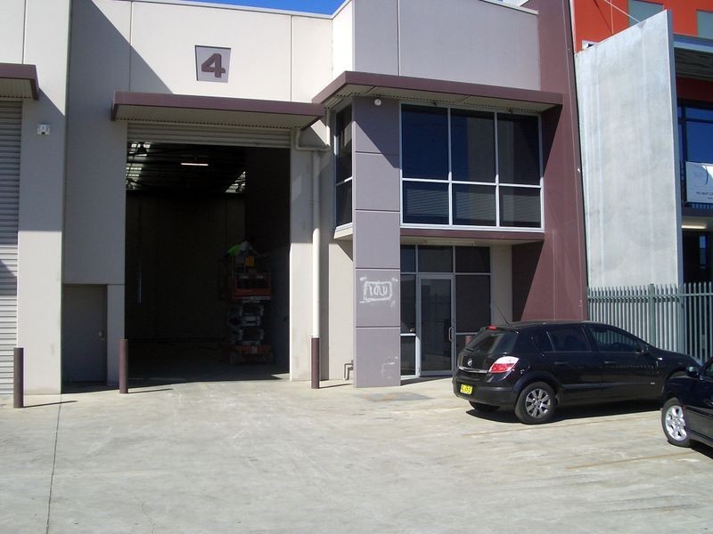 Unit 4/6 Orielton Road, Smeaton Grange NSW 2567