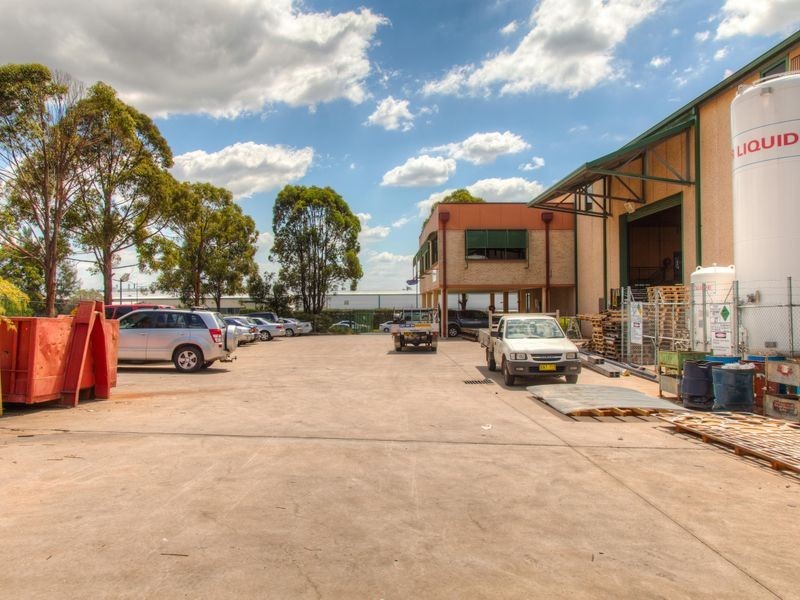 12 Reaghs Farm Road, Minto NSW 2566