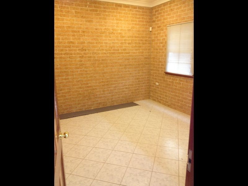 2/67 Jacaranda Avenue, Bradbury NSW 2560