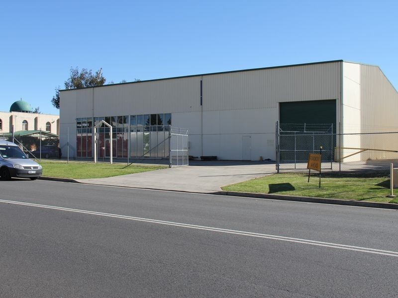 11 Watsford Road, Campbelltown NSW 2560