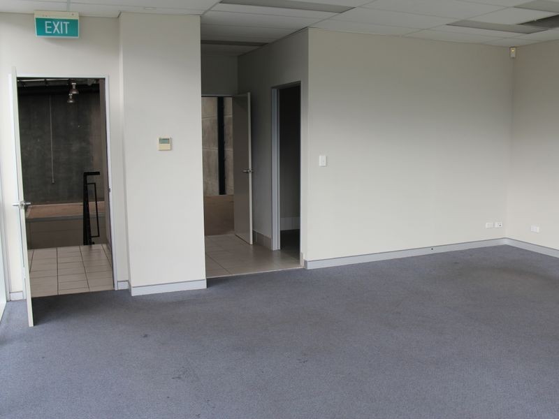 2/11 Devon Road, Ingleburn NSW 2565