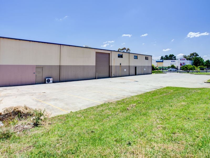 14 Watsford Road, Campbelltown NSW 2560