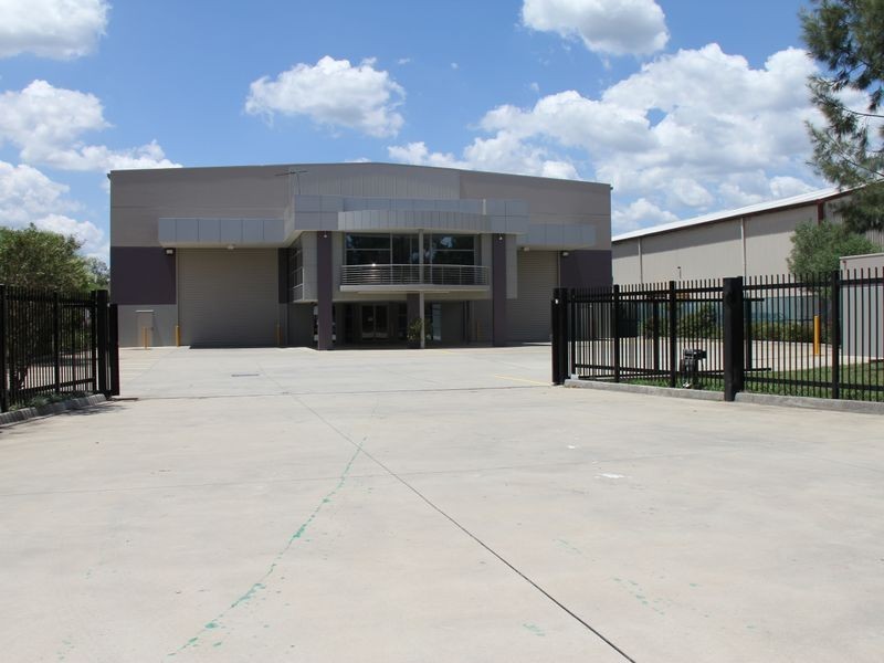 28B Williamson Road, Ingleburn NSW 2565