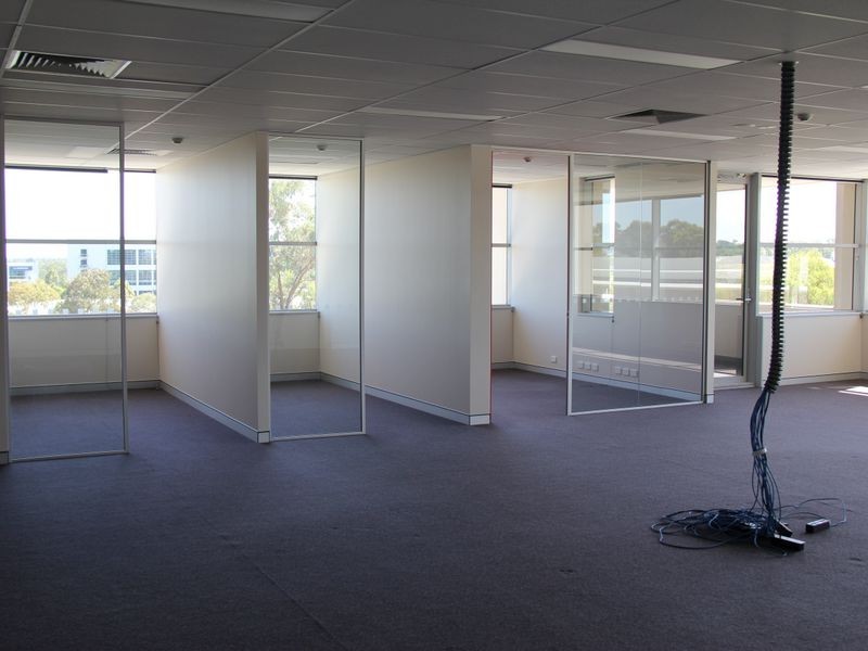2/4-8 Inglewood Place, Baulkham Hills NSW 2153