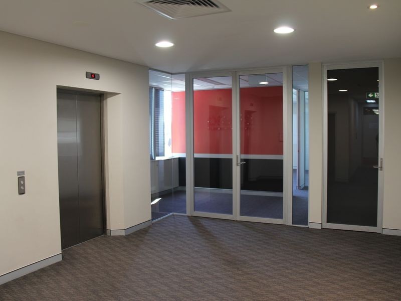 2/4-8 Inglewood Place, Baulkham Hills NSW 2153
