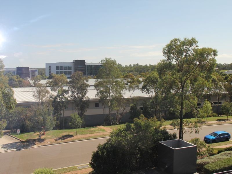 2/4-8 Inglewood Place, Baulkham Hills NSW 2153