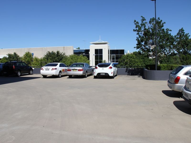 2/4-8 Inglewood Place, Baulkham Hills NSW 2153