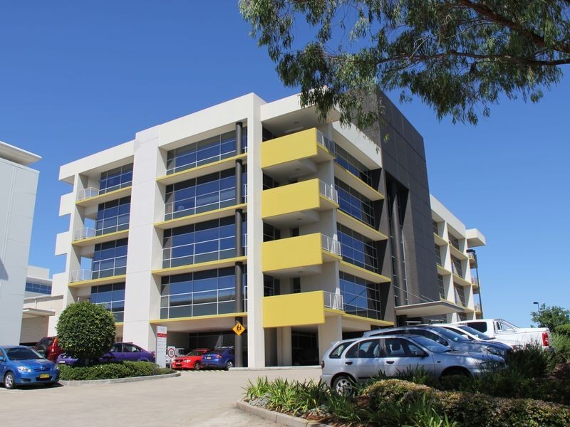 2/4-8 Inglewood Place, Baulkham Hills NSW 2153