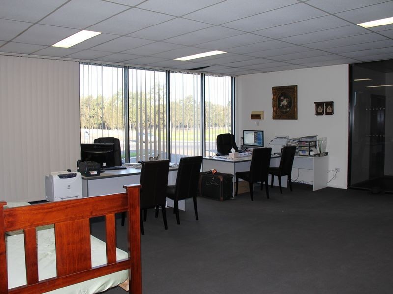 Unit 1/1 Swaffham Road, Minto NSW 2566