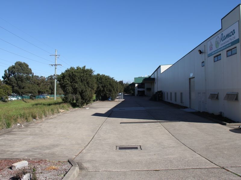 Unit 1/1 Swaffham Road, Minto NSW 2566