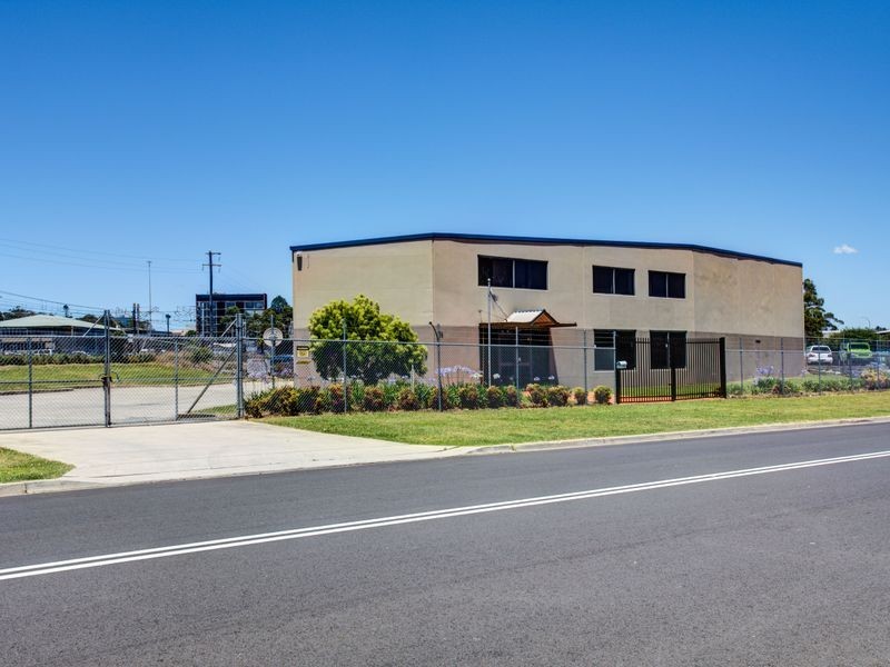 14 Watsford Road, Campbelltown NSW 2560