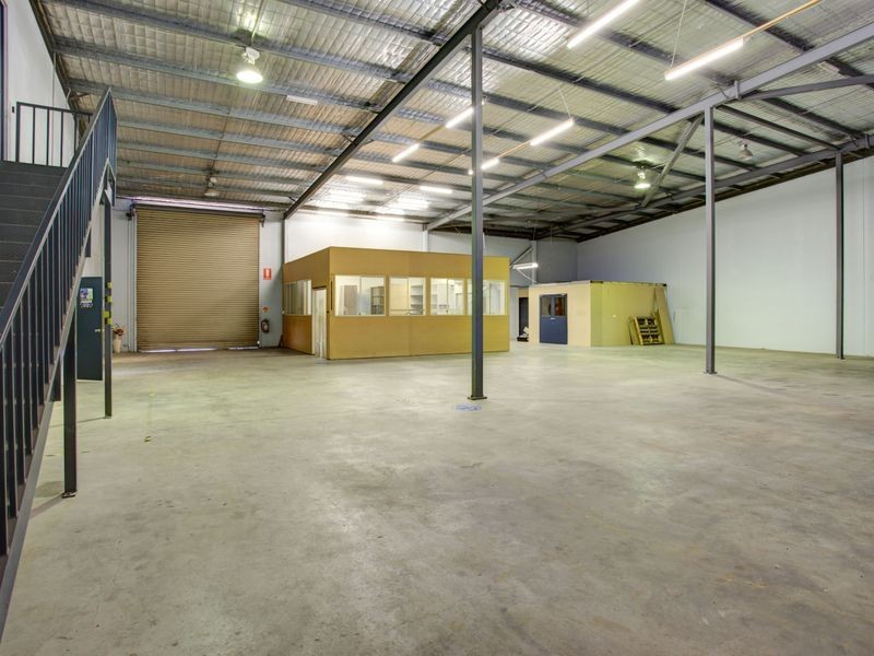 14 Watsford Road, Campbelltown NSW 2560