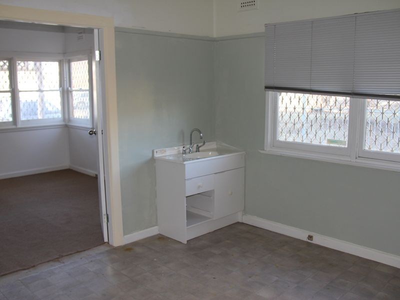 23 Warby Street, Campbelltown NSW 2560