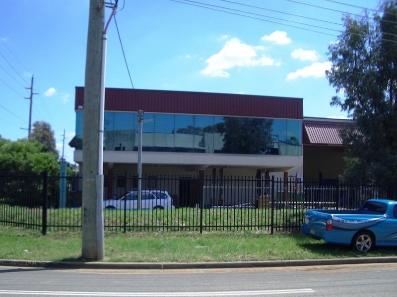 Unit 1/8 Cornwall Road, Ingleburn NSW 2565