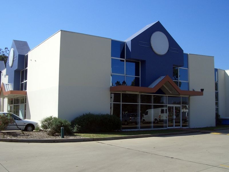 Units 7, 8 & 9/5 Harbord Road, Campbelltown NSW 2560