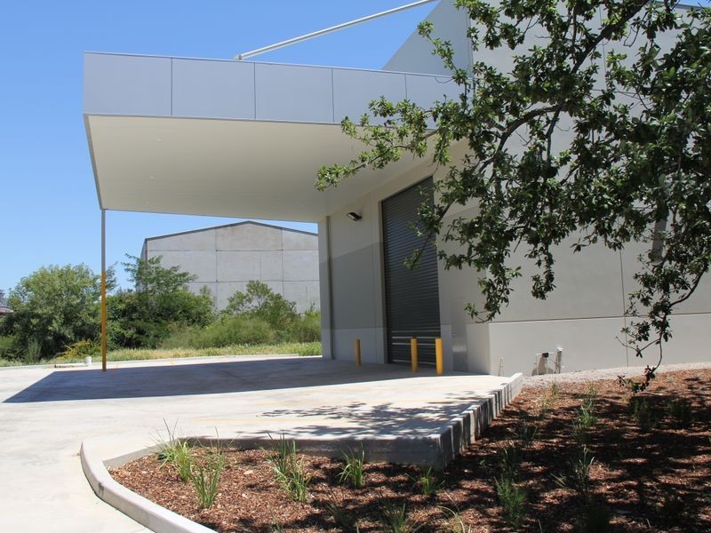 Unit 2/4 Nursery Place, Campbelltown NSW 2560