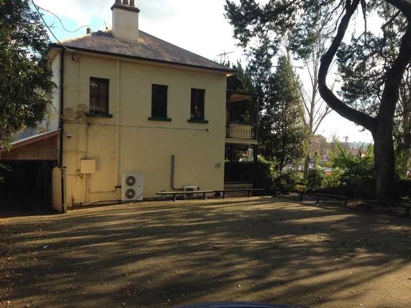 24 Moore Oxley Bypass, Campbelltown NSW 2560