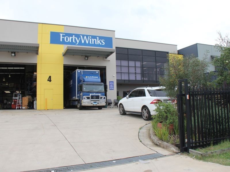 Unit 2/4 Waler Crescent, Smeaton Grange NSW 2567
