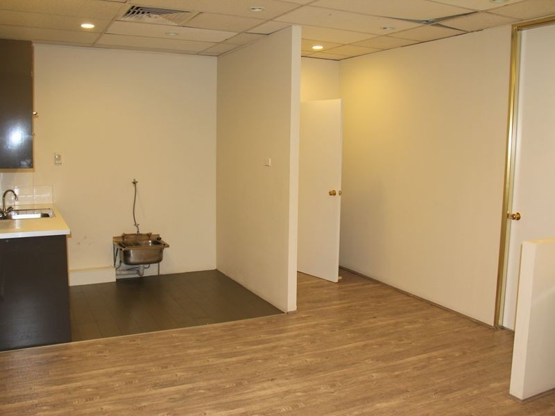 2.02/121 Queen Street, Campbelltown NSW 2560