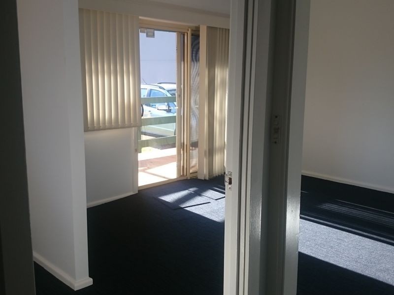 1 Warby Street, Campbelltown NSW 2560