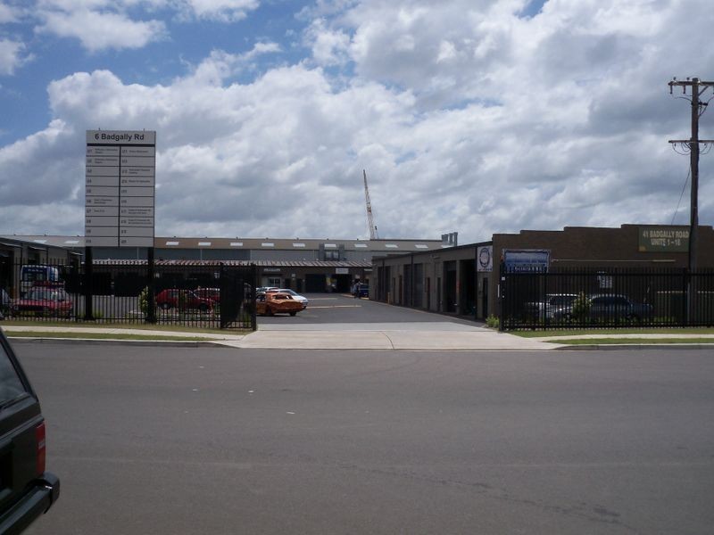 3 & 4/41 Badgally Road, Campbelltown NSW 2560