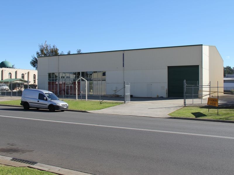 11 Watsford Road, Campbelltown NSW 2560