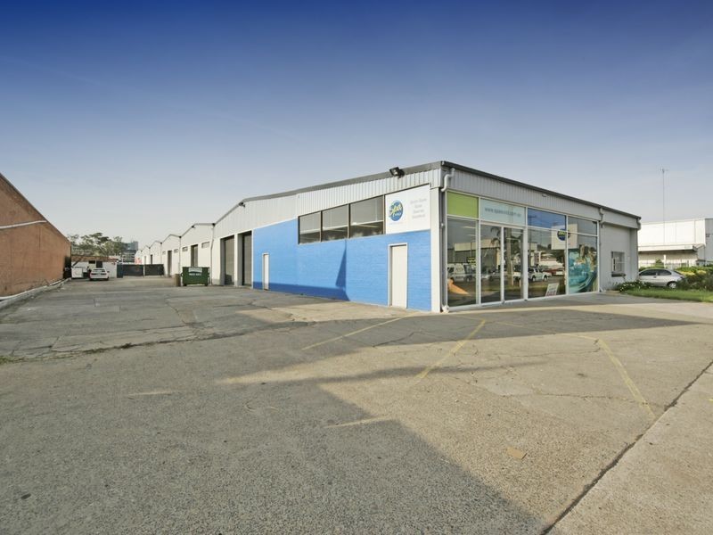 1&2/60 Blaxland Road, Campbelltown NSW 2560