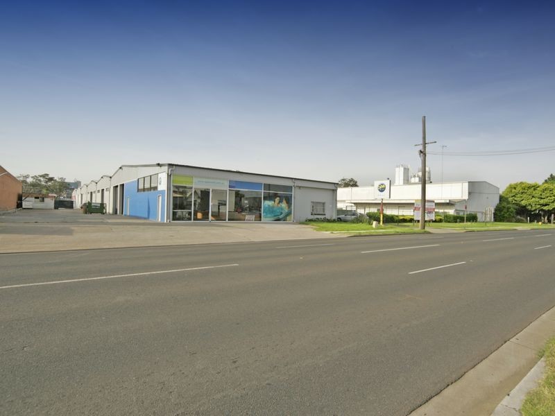 1&2/60 Blaxland Road, Campbelltown NSW 2560