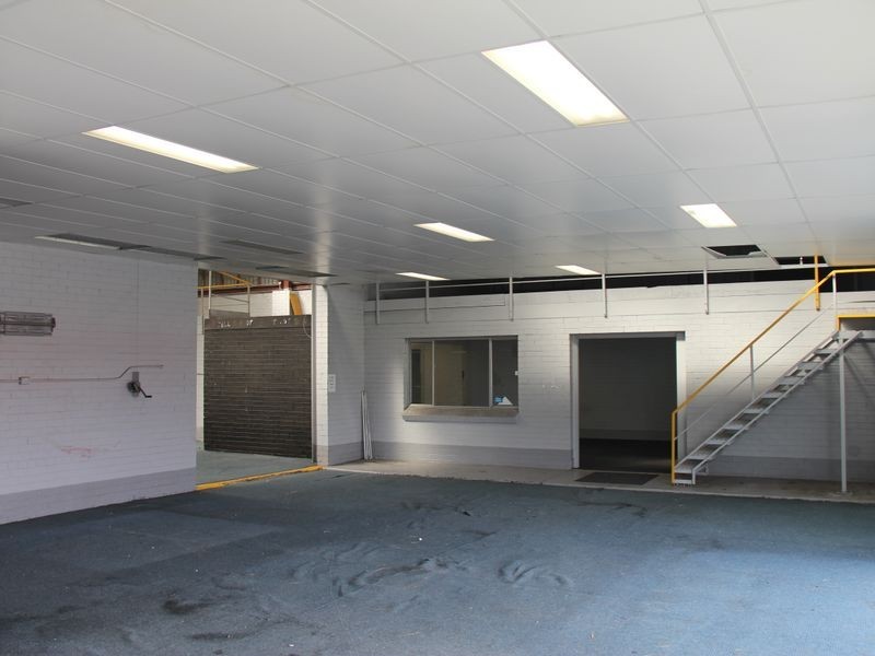 1&2/60 Blaxland Road, Campbelltown NSW 2560