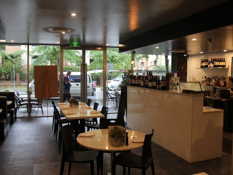 R6/4 Hyde Parade, Campbelltown NSW 2560