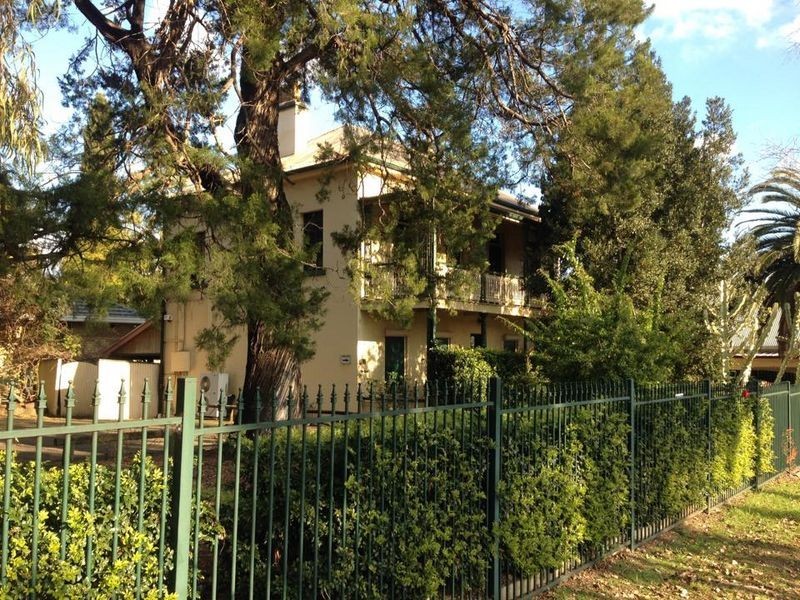 24 Moore Oxley Bypass, Campbelltown NSW 2560