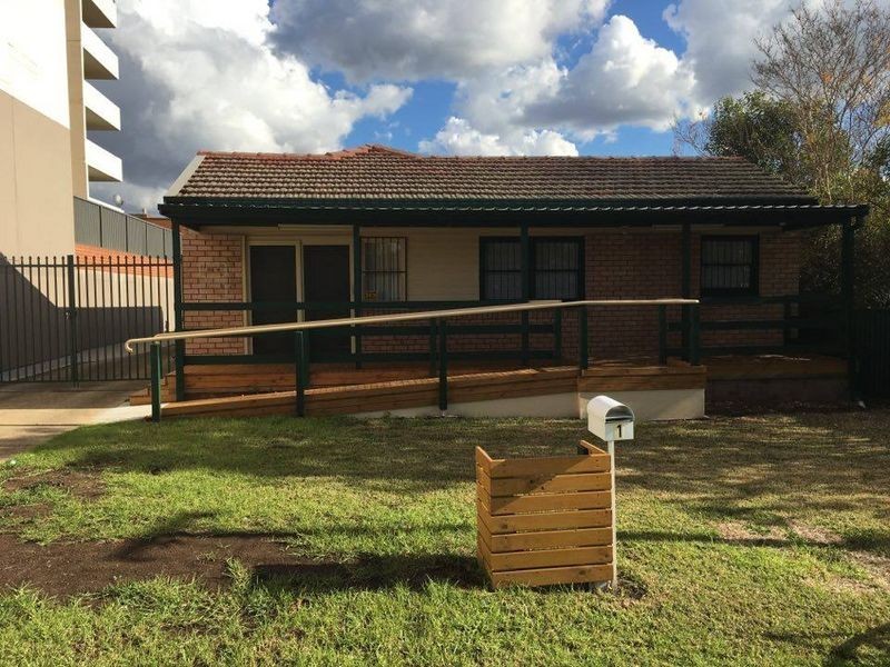 1 Warby Street, Campbelltown NSW 2560