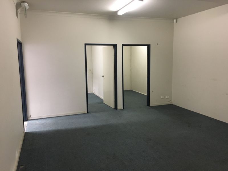 6/6 Frost Road, Campbelltown NSW 2560