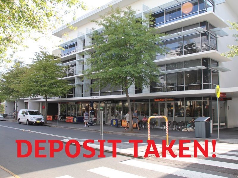 1.18/4 Hyde Parade, Campbelltown NSW 2560