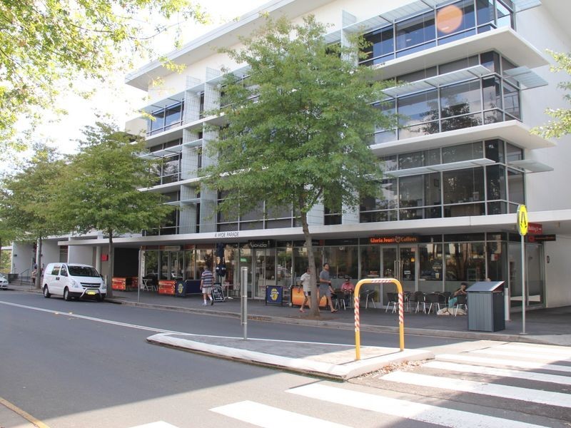 2.18/4 Hyde Parade, Campbelltown NSW 2560