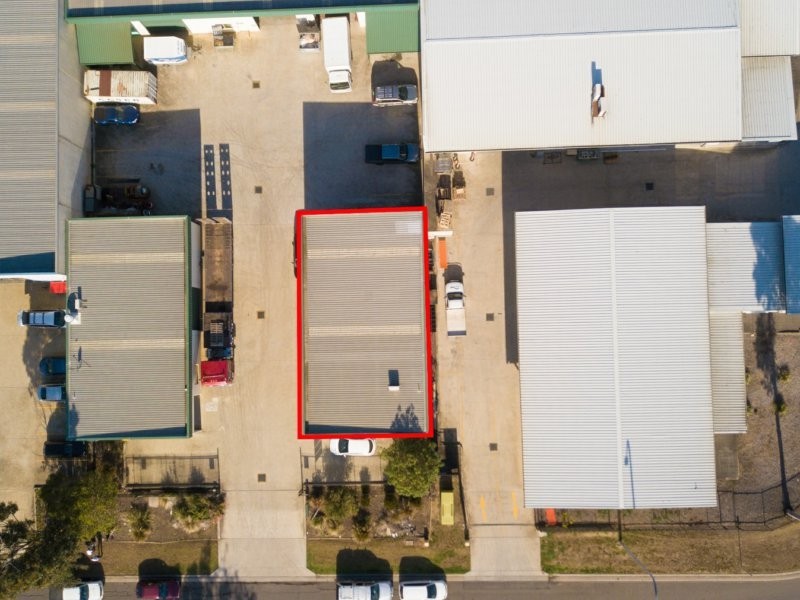 1/4 Samantha Place, Smeaton Grange NSW 2567