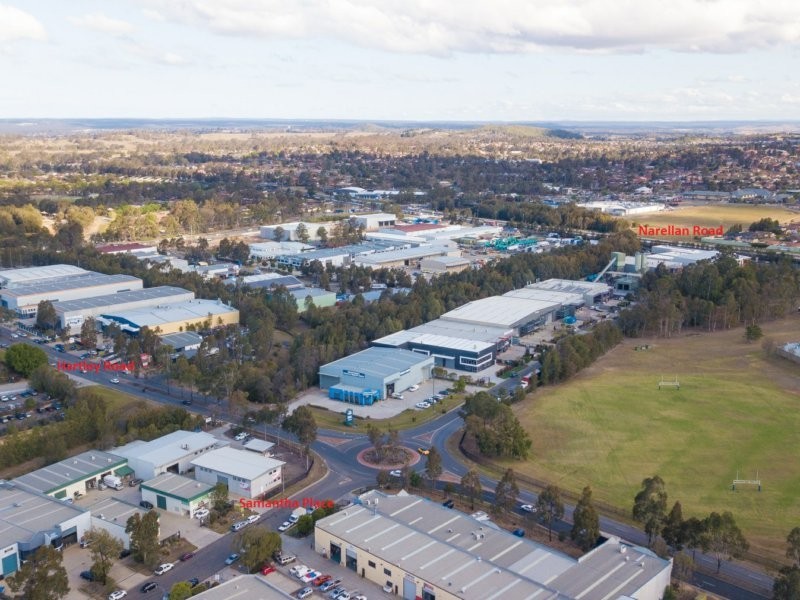 1/4 Samantha Place, Smeaton Grange NSW 2567