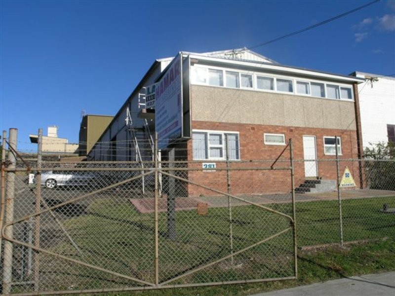 281 Princes Highway, Unanderra NSW 2526