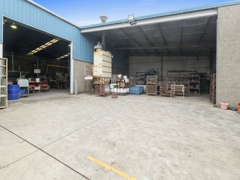 16 Saggart Field Road, Minto NSW 2566