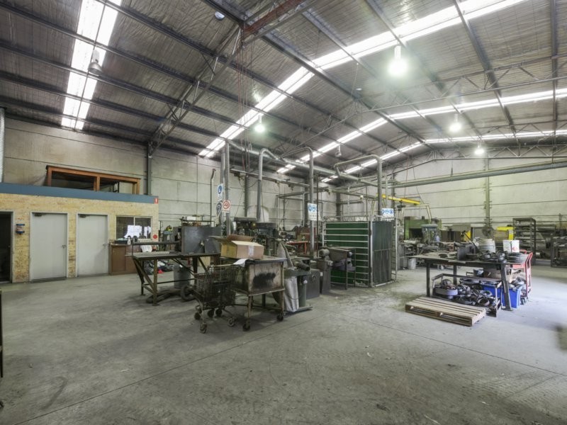 16 Saggart Field Road, Minto NSW 2566